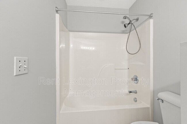 Building Photo - 1055 Duval St