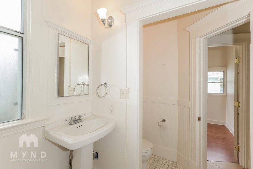 Building Photo - 612 1/2 15th St