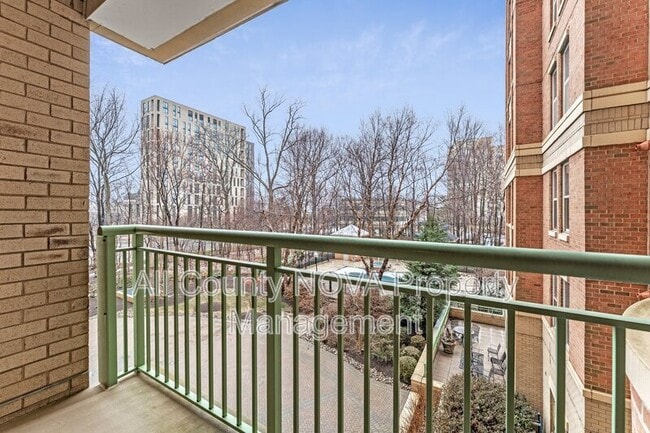 Building Photo - 11776 Stratford House Pl