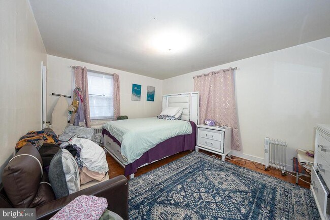 Building Photo - 2440 N 50th St