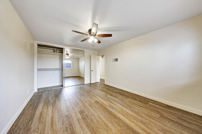 Building Photo - 792 Avocado Ave