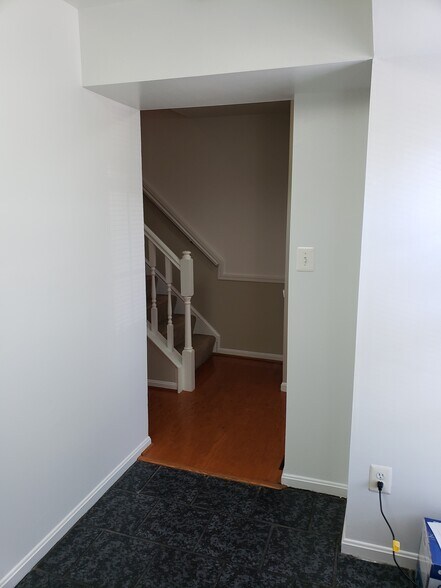 Building Photo - 9164 Broken Oak Pl