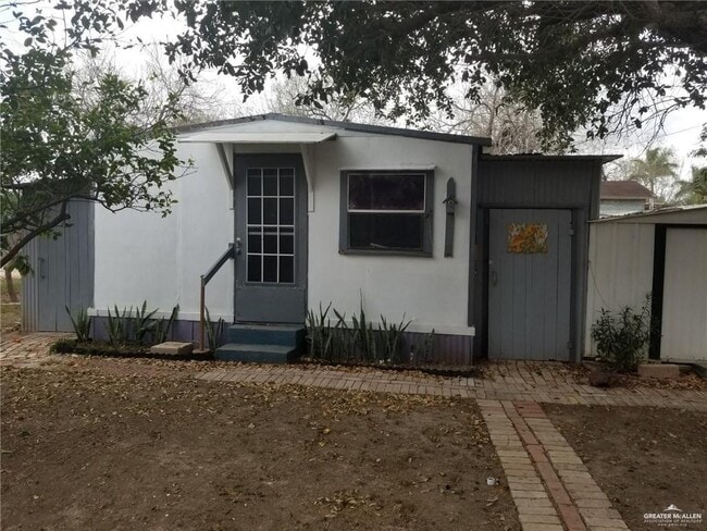 Building Photo - 2617 Daytona Ave