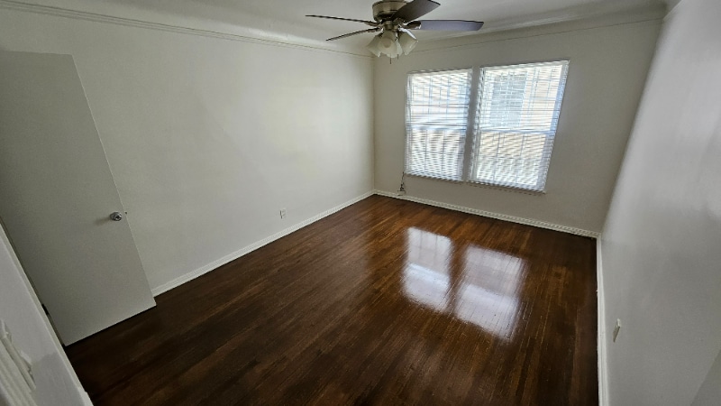Building Photo - 118 N Gale Dr