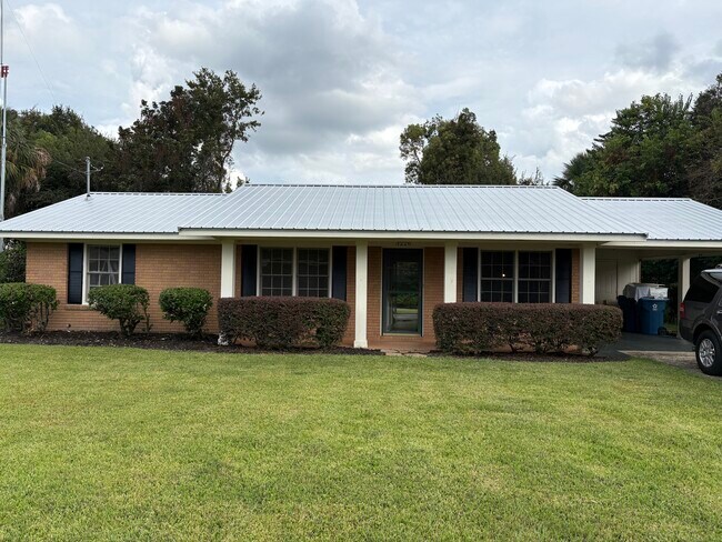 Primary Photo - 3226 Rosewood Ave