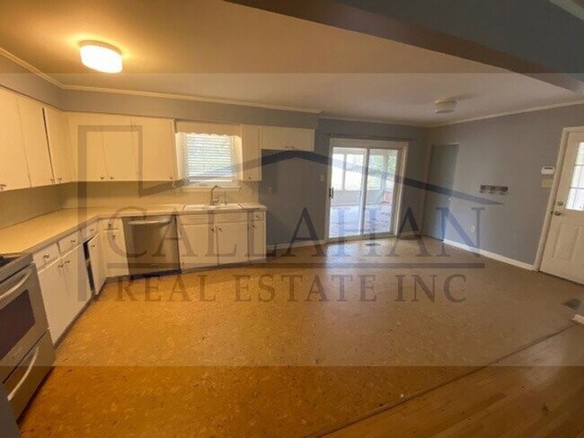 Building Photo - Lakewood 3 Bedroom Home