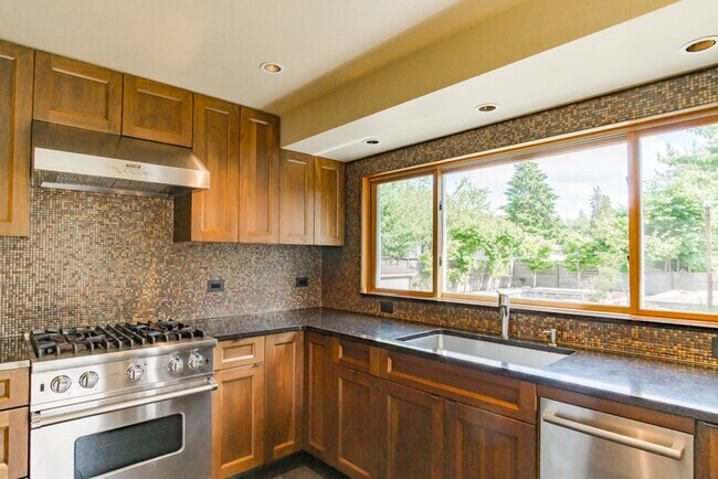 Building Photo - 3Bd/2Ba Seattle Home