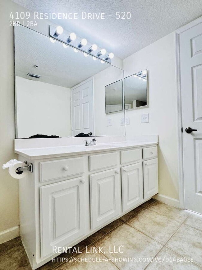 Building Photo - 4109 Residence Drive