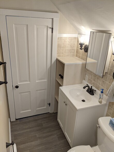 Bathroom - 1346 Euclid Ave