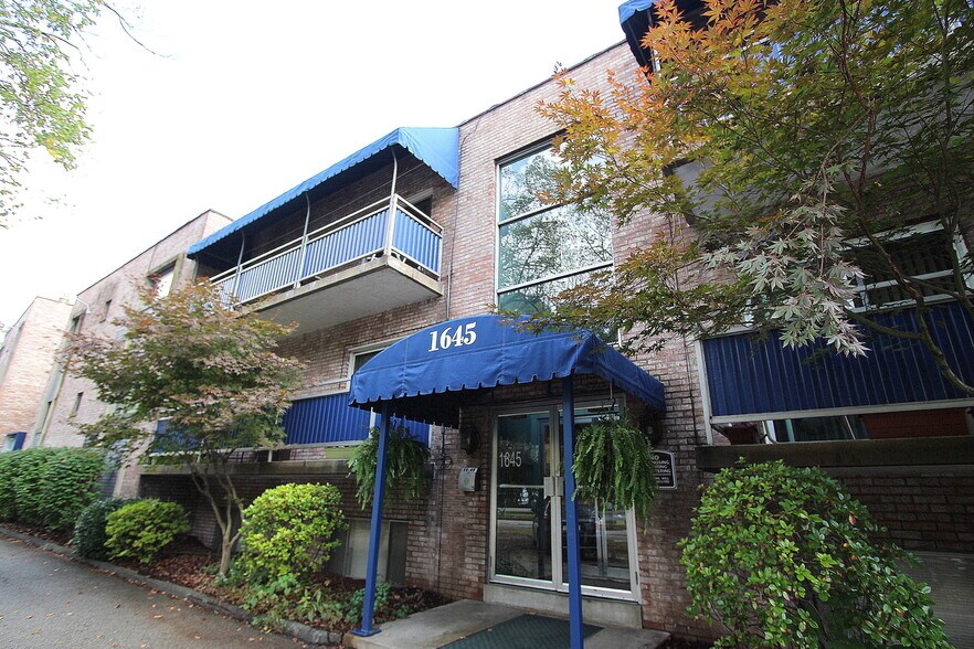 Laurel Gardens 1645 Ardmore Blvd Pittsburgh PA 15221 Apartment Finder