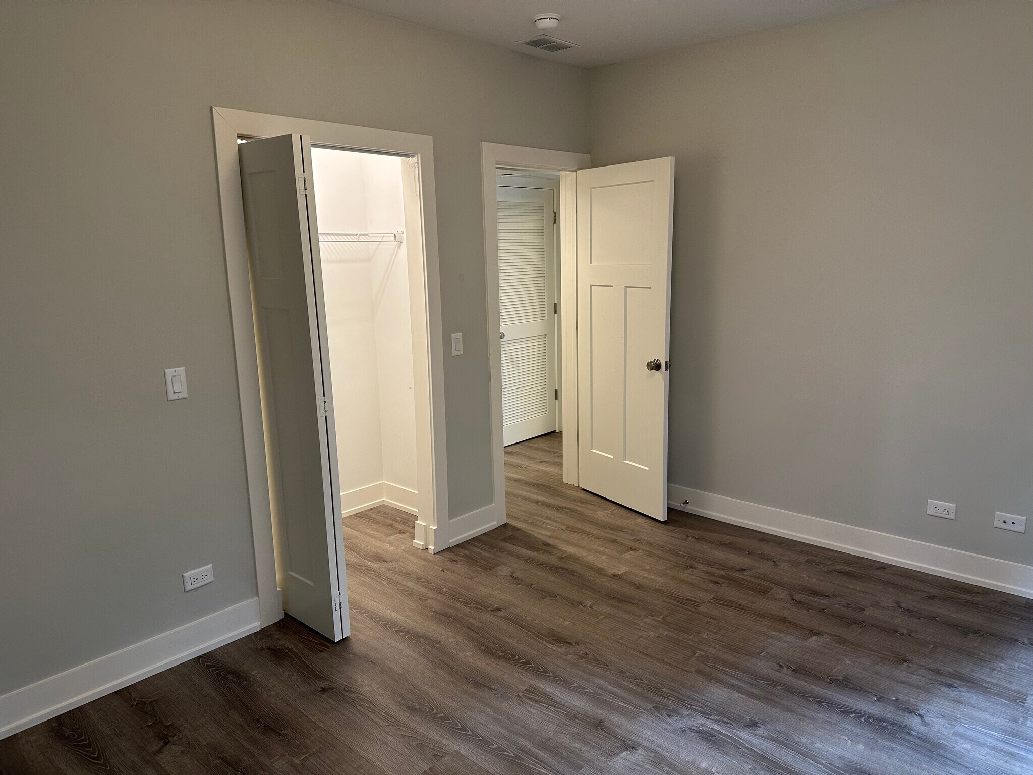 Building Photo - 1143 Maple