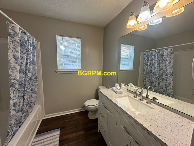 Building Photo - 6 Waterfront Dr