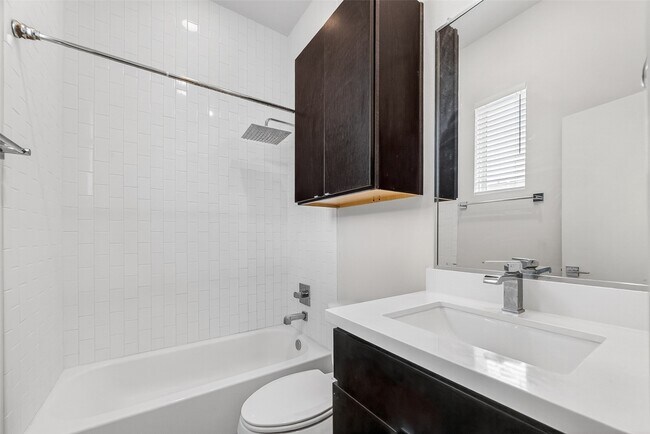Building Photo - 3127 Leeland St