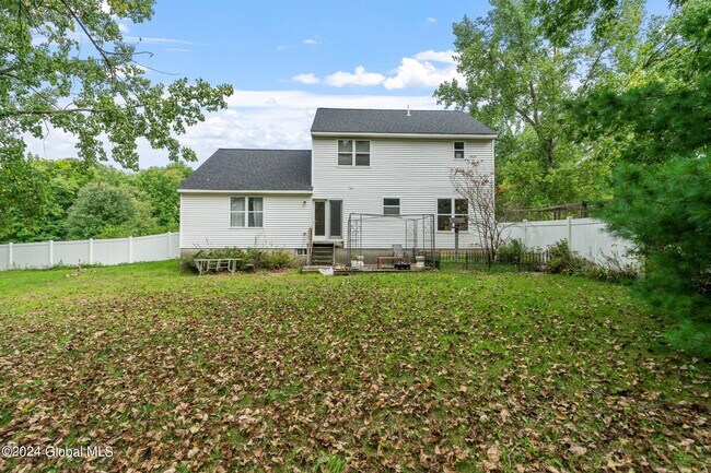 Building Photo - 9 Oxford Dr