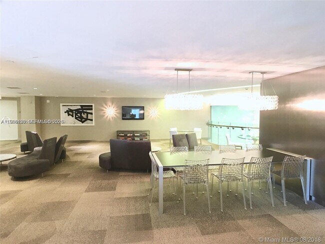 Building Photo - 92 SW 3rd St