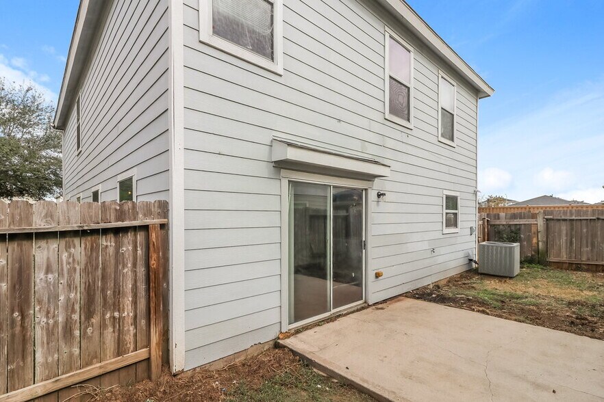 Building Photo - 2730 Skyview Grove Ct