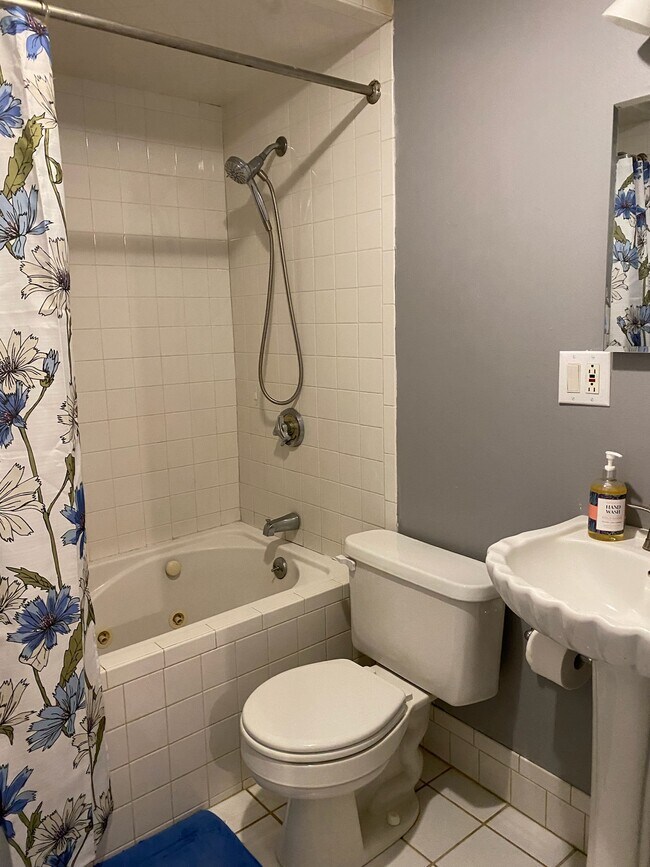 Building Photo - 50 Summit Ave