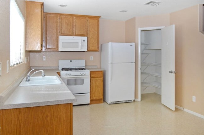 Building Photo - SOUTHWEST - 2 STORY HOME - 89178