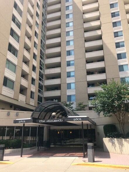 Building Photo - 4601 N Park Ave