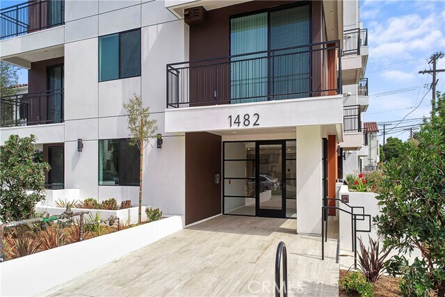 Building Photo - 1482 S Sherbourne Dr