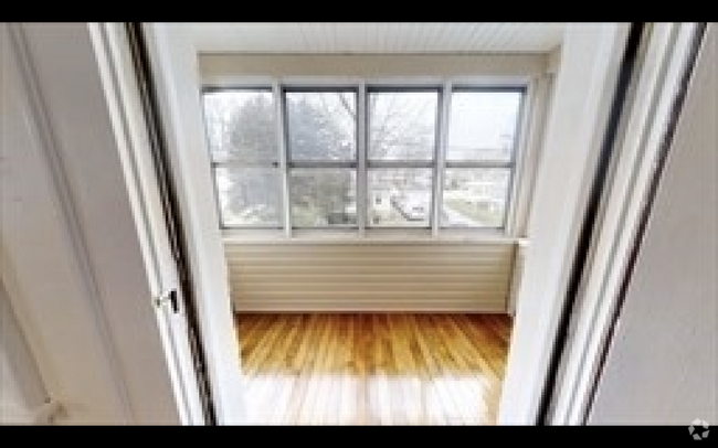 Building Photo - 49 Olcott St