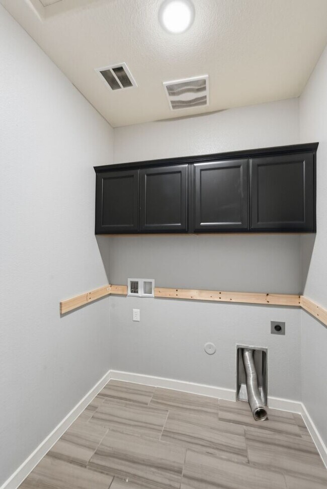 Building Photo - 3917 Desert Bluff Dr