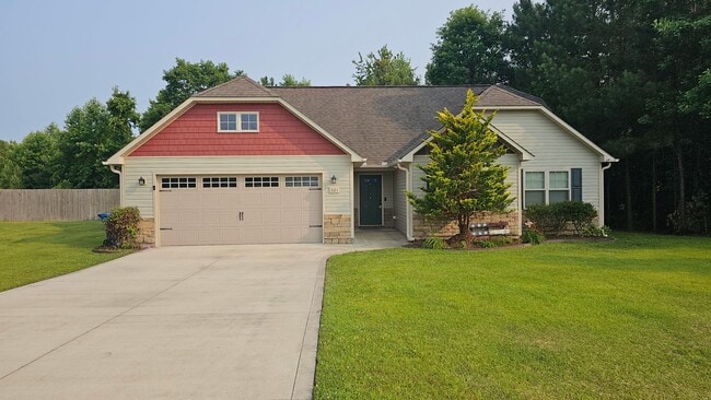 Building Photo - 3 BD 2 BA in Rockford Forest