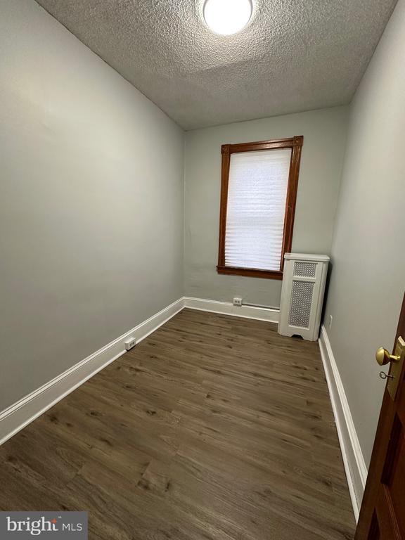 Building Photo - 2046 Conlyn St