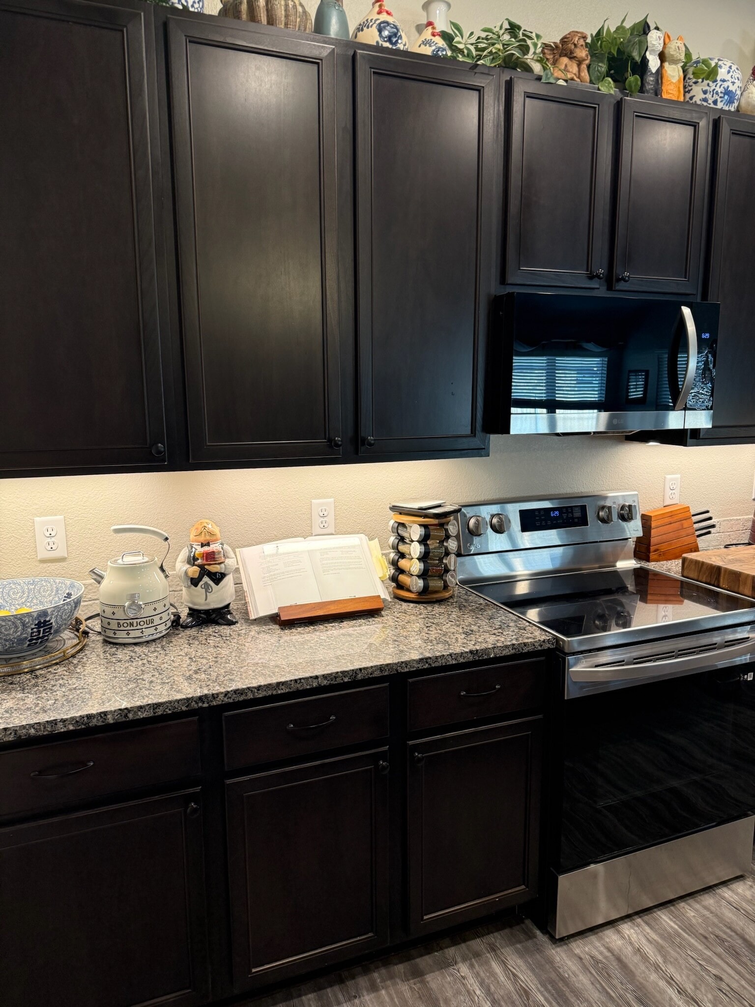 Kitchen - 2409 Bastrop Ave