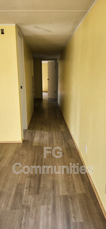 Building Photo - 112 Laurin Dr