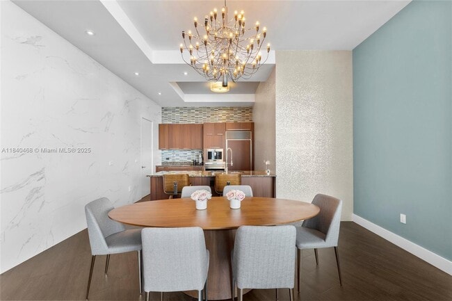 Building Photo - 16001 Collins Ave