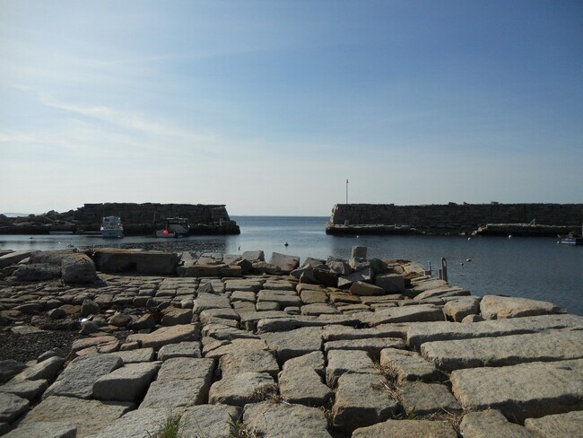 Building Photo - 1 Rowley Shore