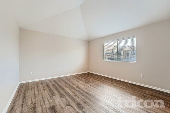 Building Photo - 10250 E 112th Way