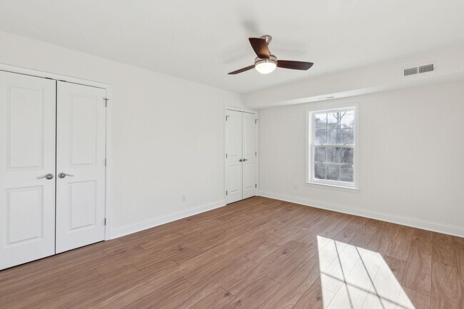 Building Photo - 517 Old Forge Crossing