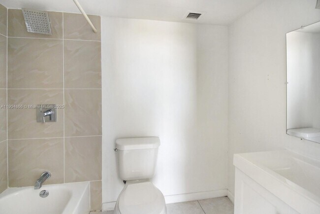 Building Photo - 2350 NE 135th St