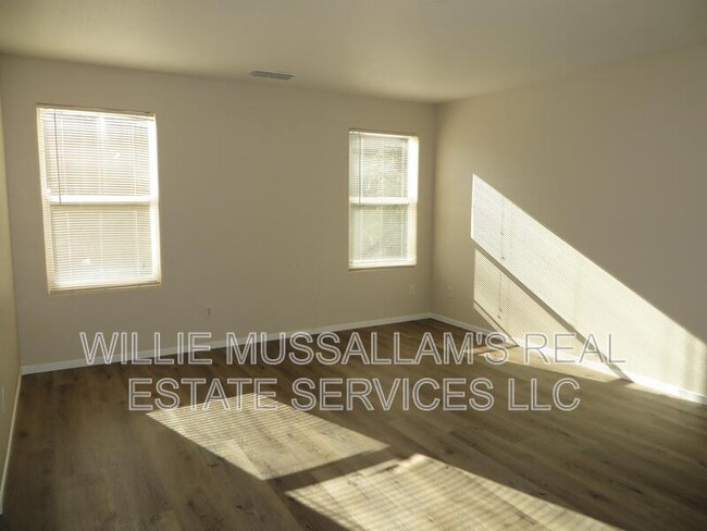 Building Photo - 16699 Colonial Trail