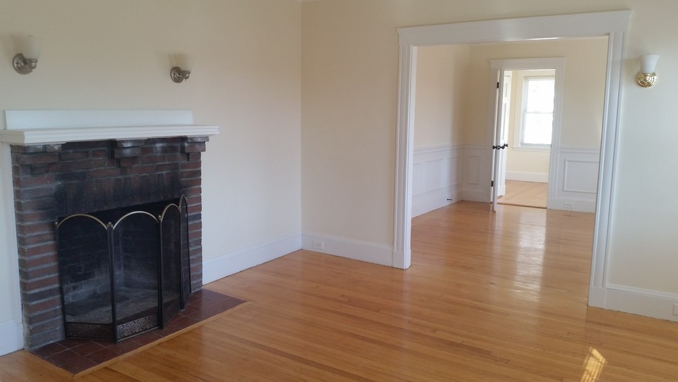Primary Photo - 51 Leamington Rd
