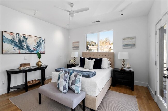 Building Photo - 147 Hutchinson St NE