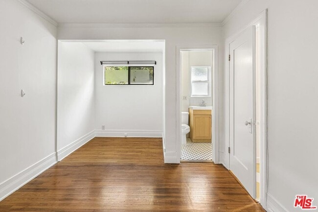 Building Photo - 3860 Goldwyn Terrace