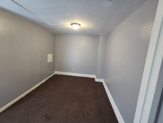 Building Photo - 219 N Hall St