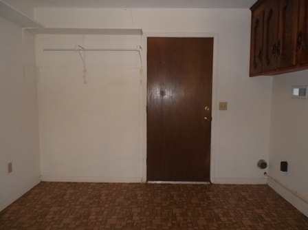 Building Photo - Valley Hills Subdivision - Detached Garage...