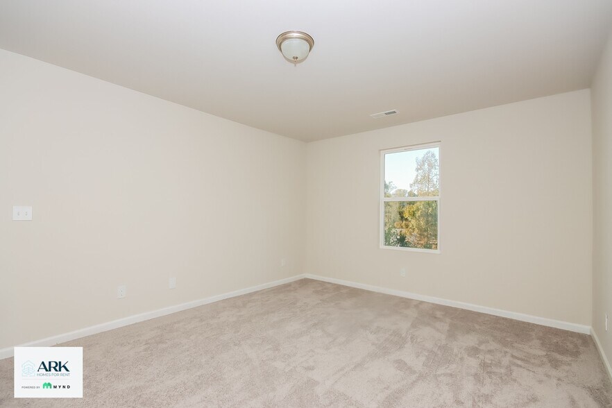 Building Photo - 125 Zach Dr