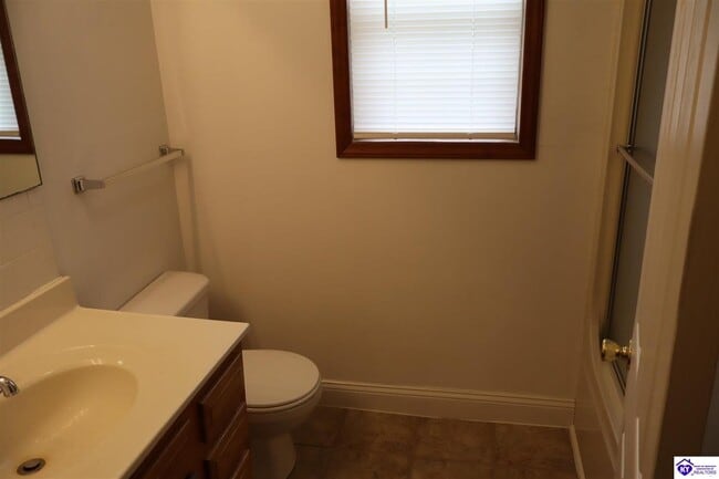 Building Photo - 316 Church St