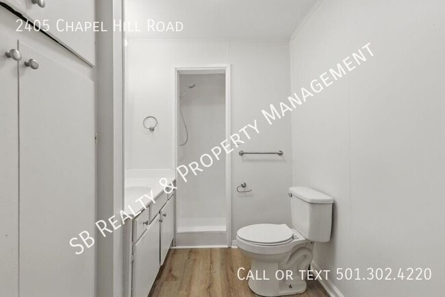 Building Photo - 2405 Chapel Hill Rd