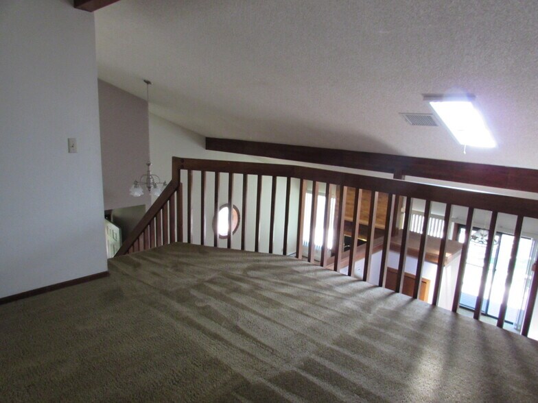 Building Photo - 636 Horizon Dr