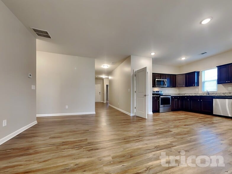 Building Photo - 381 Alexander Ln