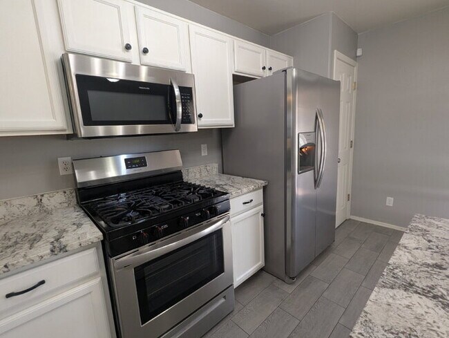 Building Photo - Newly Remodeled Rancho Sahuarita Rental!