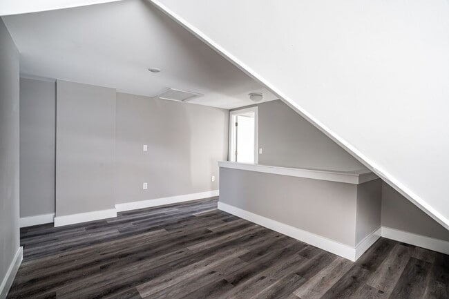 Building Photo - Rare Frederick Townhouse Unit - across from Whole Foods, St. Mary's, Bradford Beach