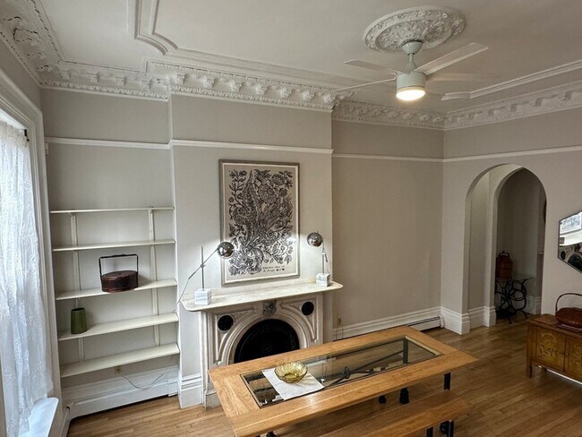 Building Photo - 36 Upton St