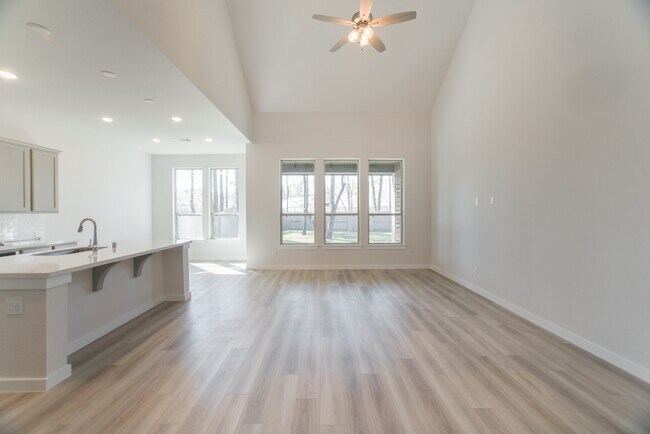 Building Photo - 17138 Crimson Crest Dr